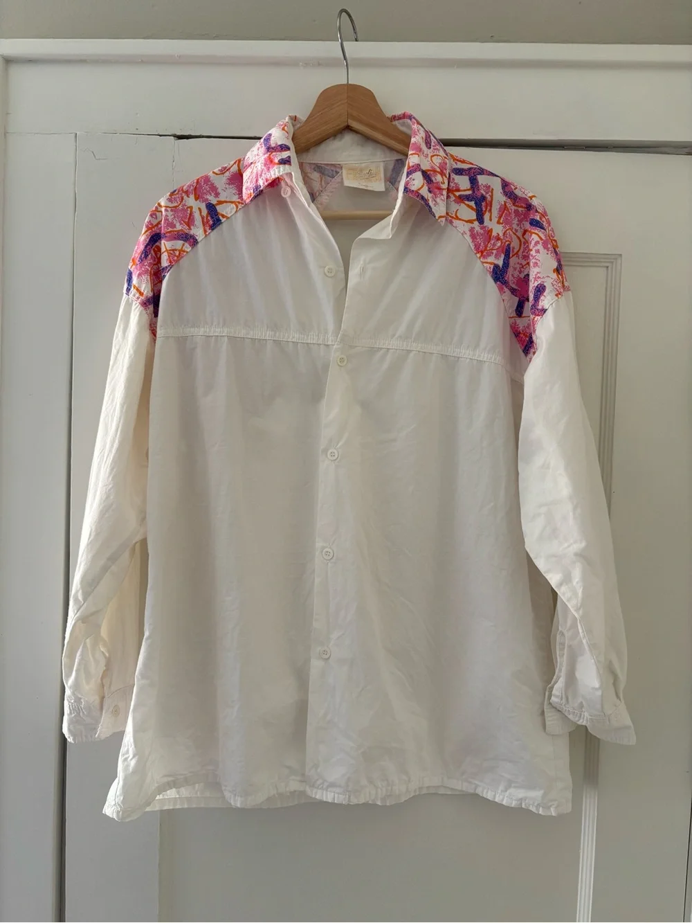 Vintage 80’s 90’s white button-down w/ pink, purple & orange accents Sz Medium